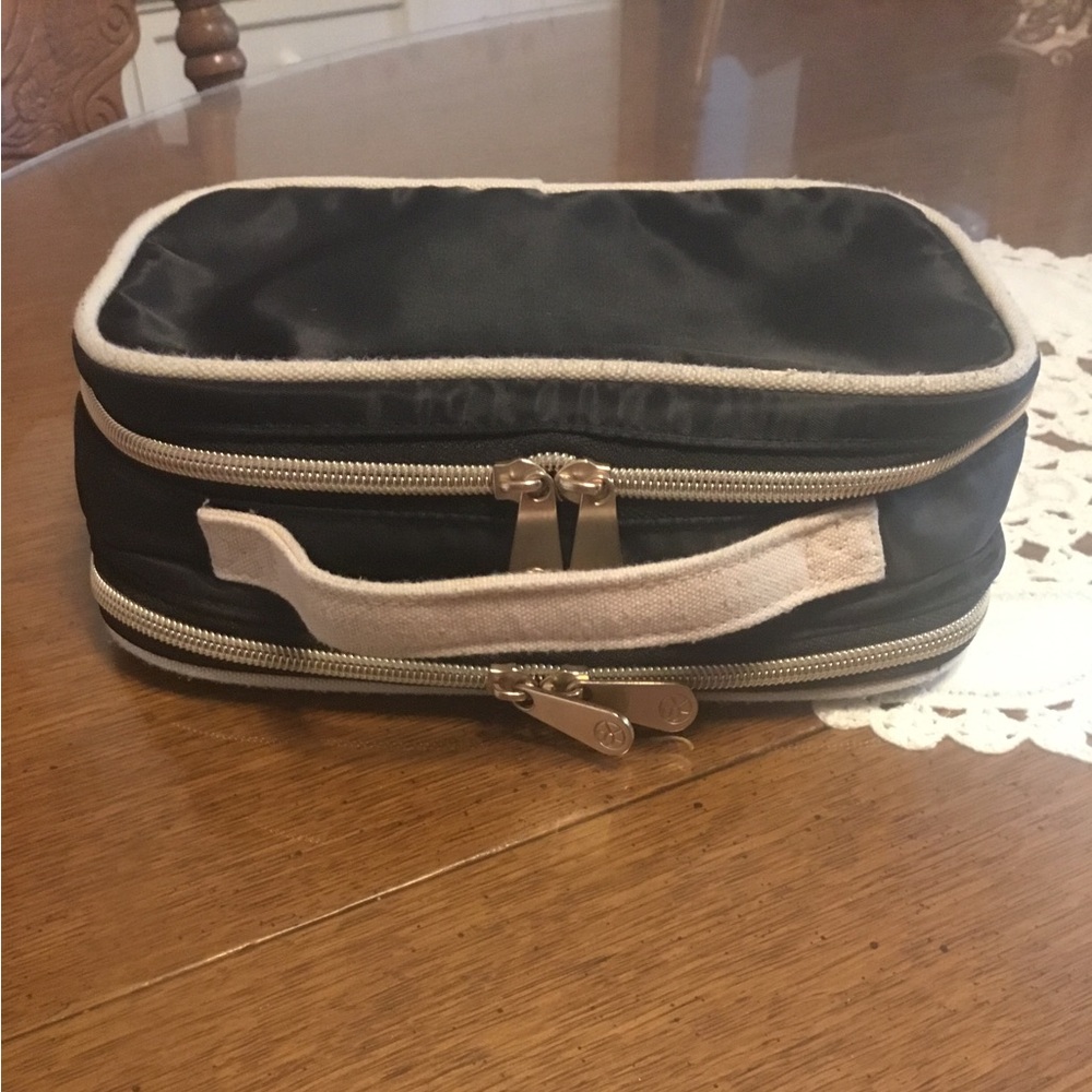Zippered cosmetic bag